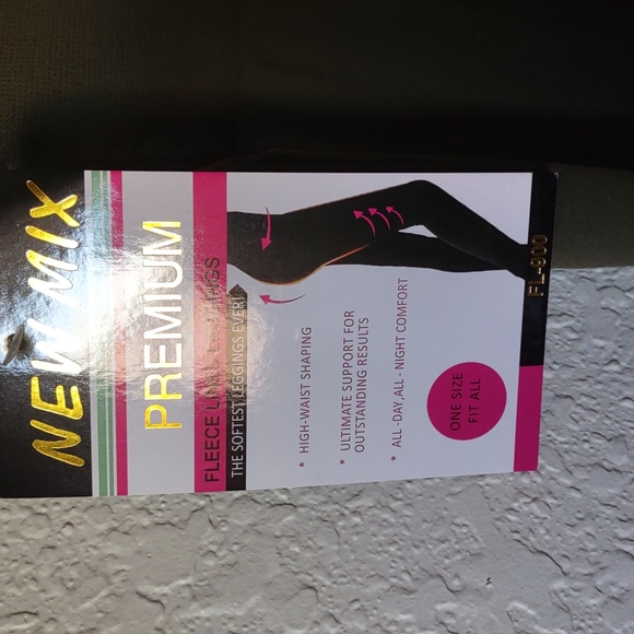 New Mix | Fleece Lined Leggings in Green OS NWT - Picture 4 of 4